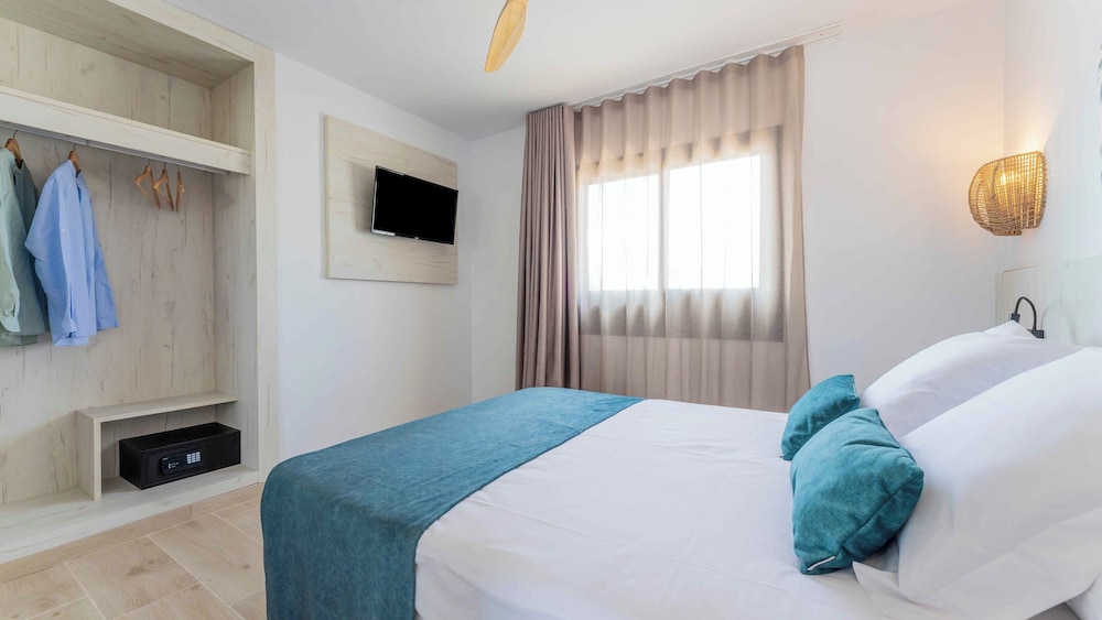 Bakour Lanzarote Splash — Hotel rooms in Puerto del Carmen, Canary Islands