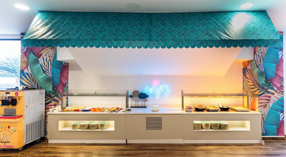 Bakour Lanzarote Splash — Restaurant & bars in Puerto del Carmen, Canary Islands