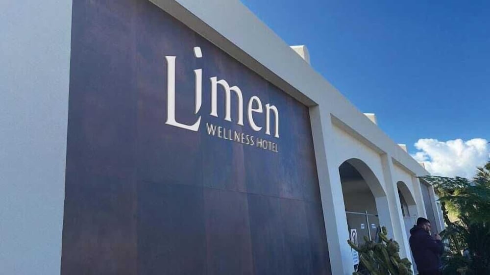 Limen Wellness Hotel — Hotel building in Campofelice di Roccella, Sicily