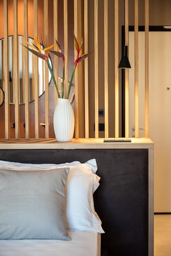 Limen Wellness Hotel — Hotel rooms in Campofelice di Roccella, Sicily