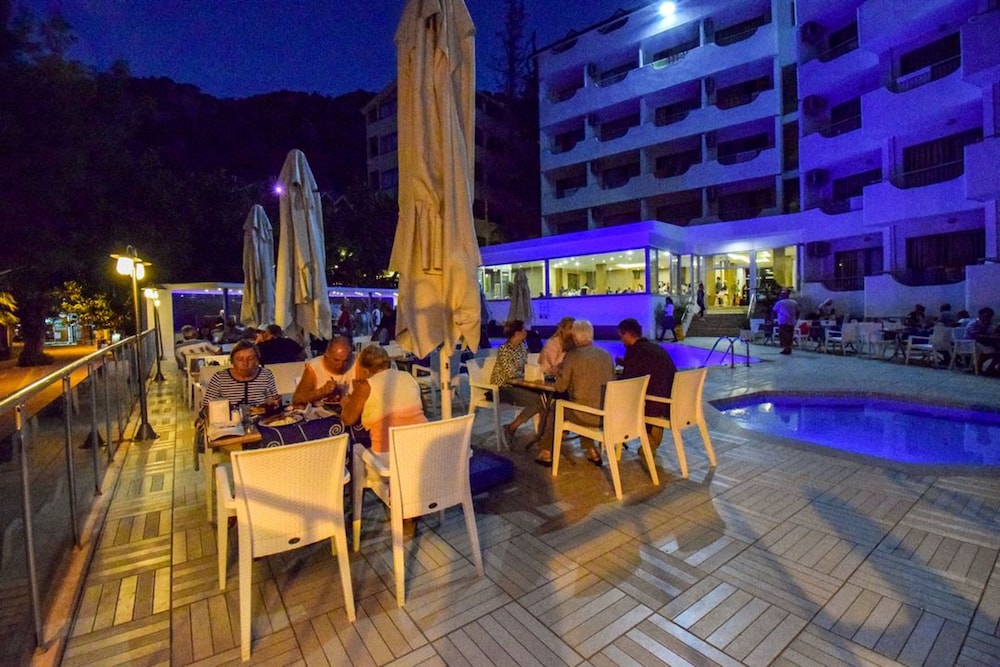 Marbas Select Beach +14 — Restaurant & bars in İçmeler, Mugla