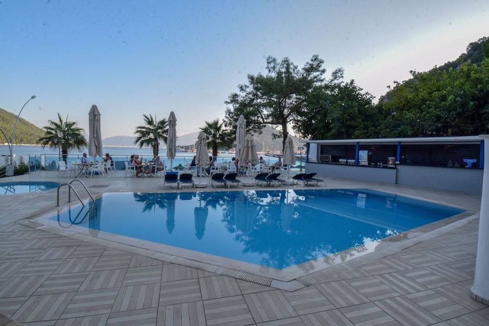 Marbas Select Beach +14 — Swimming pool in İçmeler, Mugla