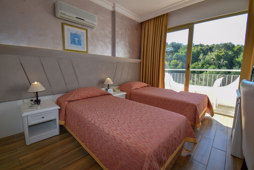 Marbas Select Beach +14 — Hotel rooms in İçmeler, Mugla