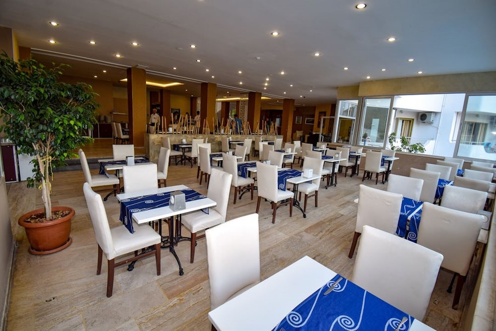 Marbas Select Beach +14 — Restaurant & bars in İçmeler, Mugla