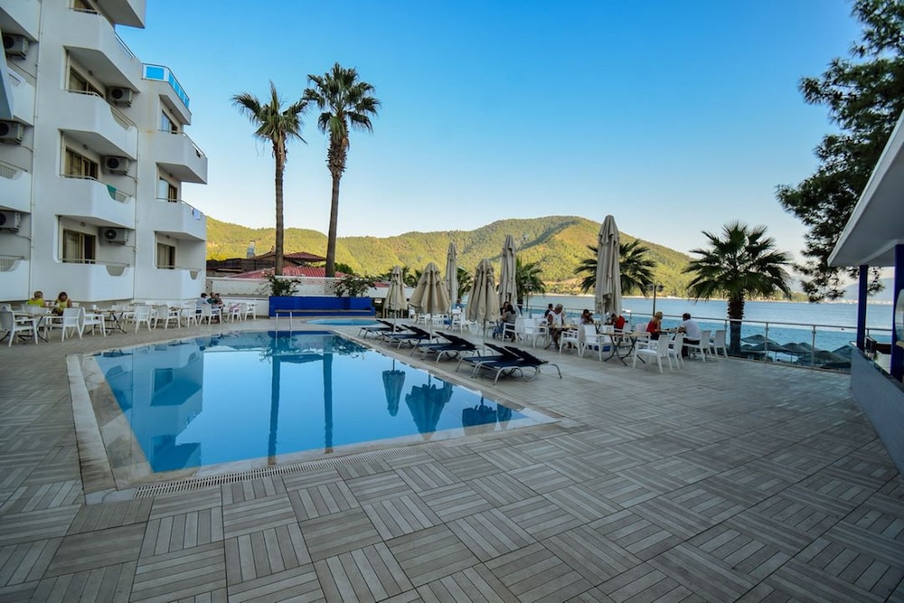 Marbas Select Beach +14 — Swimming pool in İçmeler, Mugla