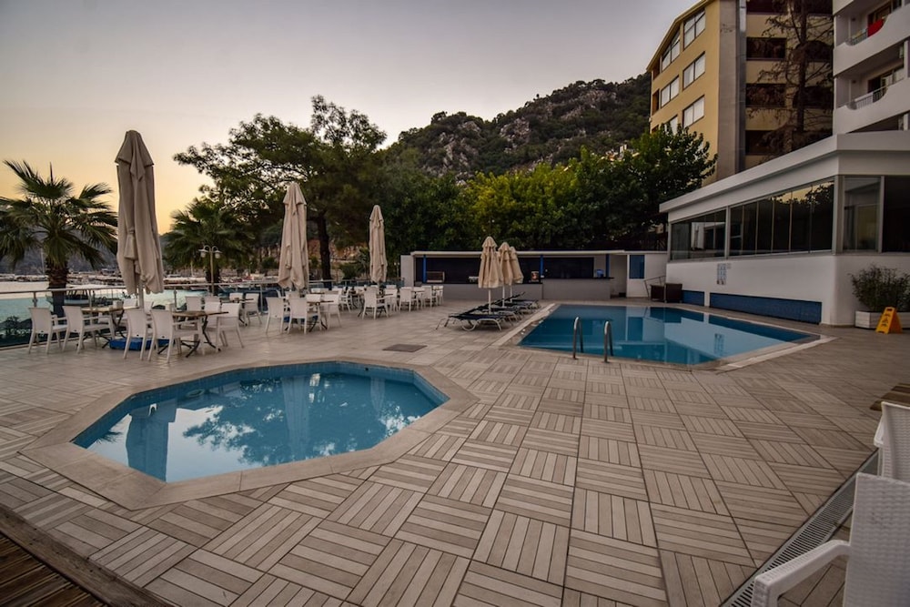 Marbas Select Beach +14 — Swimming pool in İçmeler, Mugla