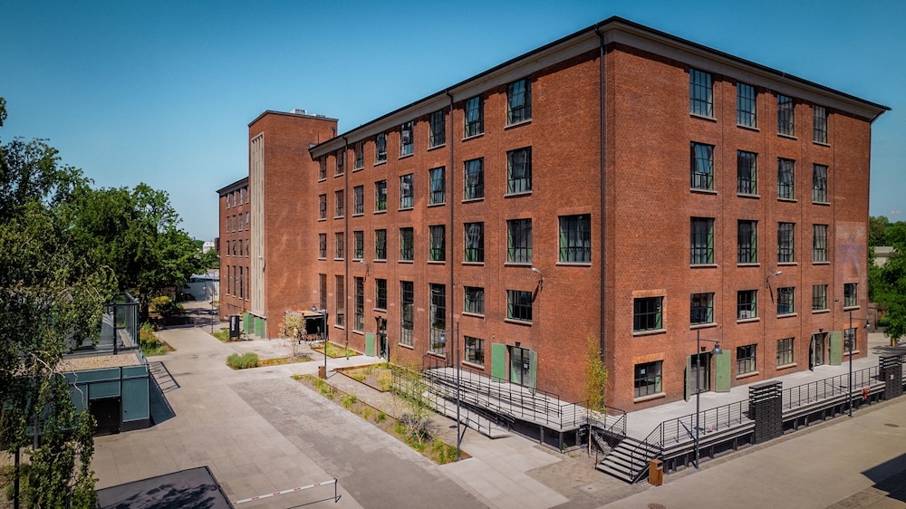 MONTOWNIA Lofts & Experience — Hotel building in Gdansk, Pomeranian
