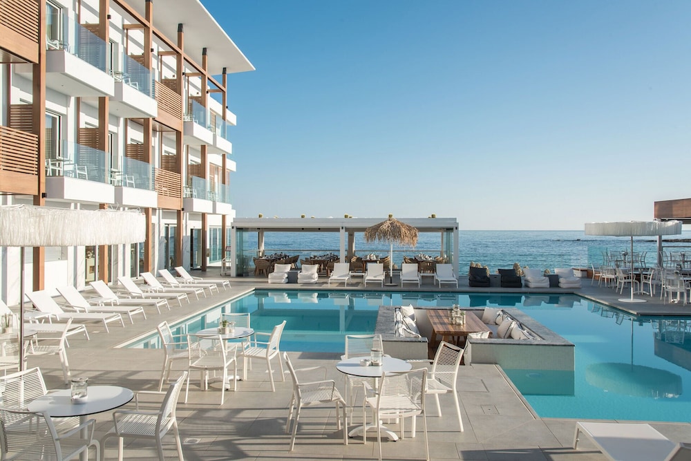 Enorme Ammos Beach - Adults Only — Swimming pool in Malia
