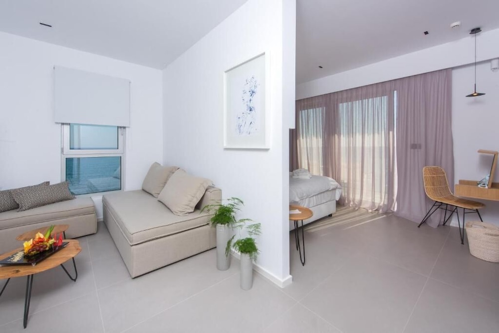 Enorme Ammos Beach - Adults Only — Hotel rooms in Malia