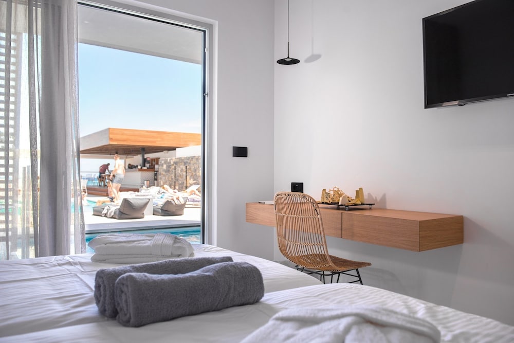 Enorme Ammos Beach - Adults Only — Hotel rooms in Malia