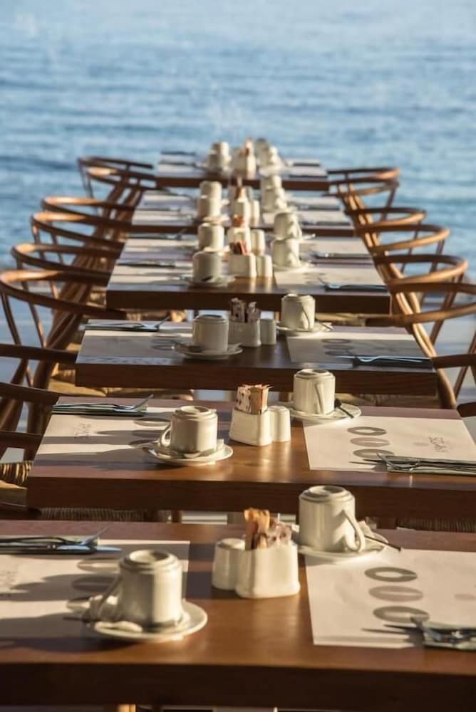 Enorme Ammos Beach - Adults Only — Restaurant & bars in Malia