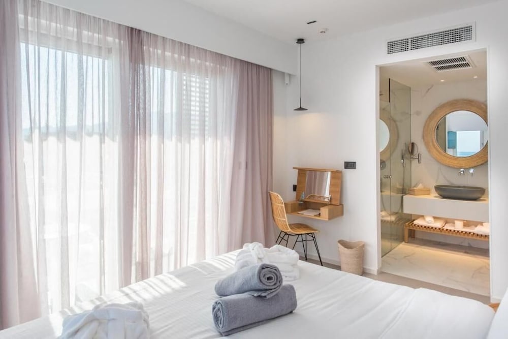 Enorme Ammos Beach - Adults Only — Hotel rooms in Malia
