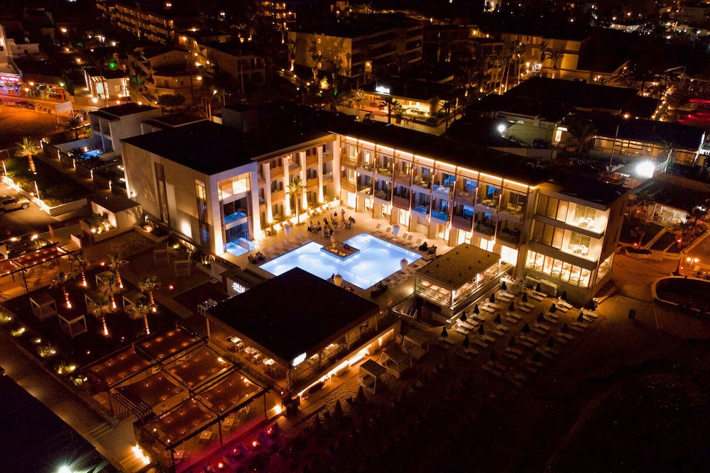 Enorme Ammos Beach - Adults Only — Hotel building in Malia