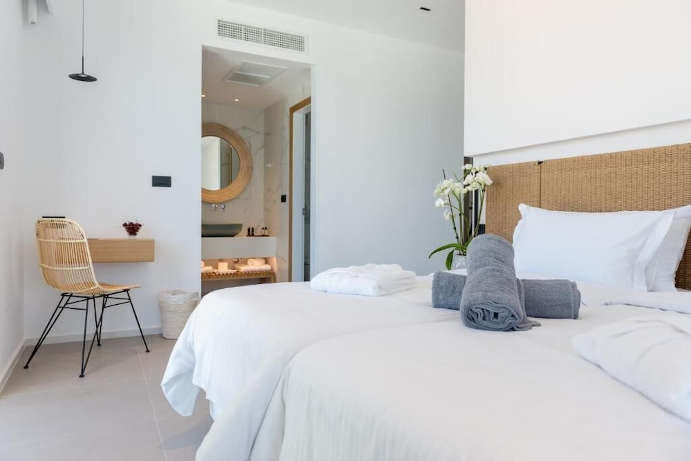 Enorme Ammos Beach - Adults Only — Hotel rooms in Malia