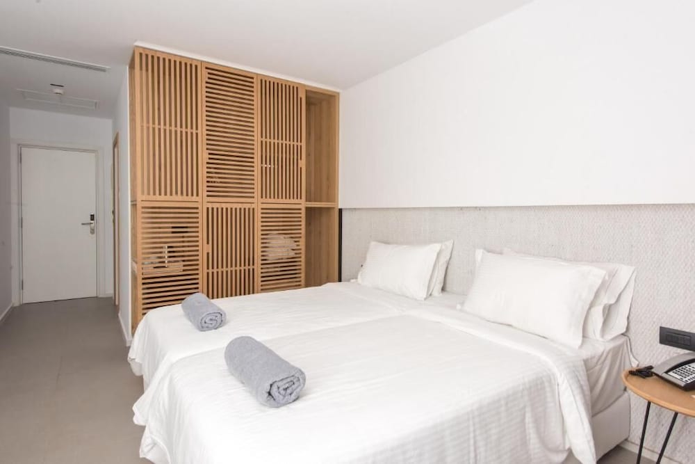 Enorme Ammos Beach - Adults Only — Hotel rooms in Malia