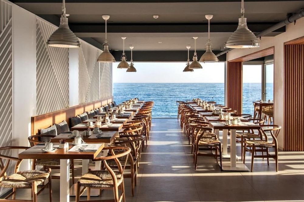 Enorme Ammos Beach - Adults Only — Restaurant & bars in Malia