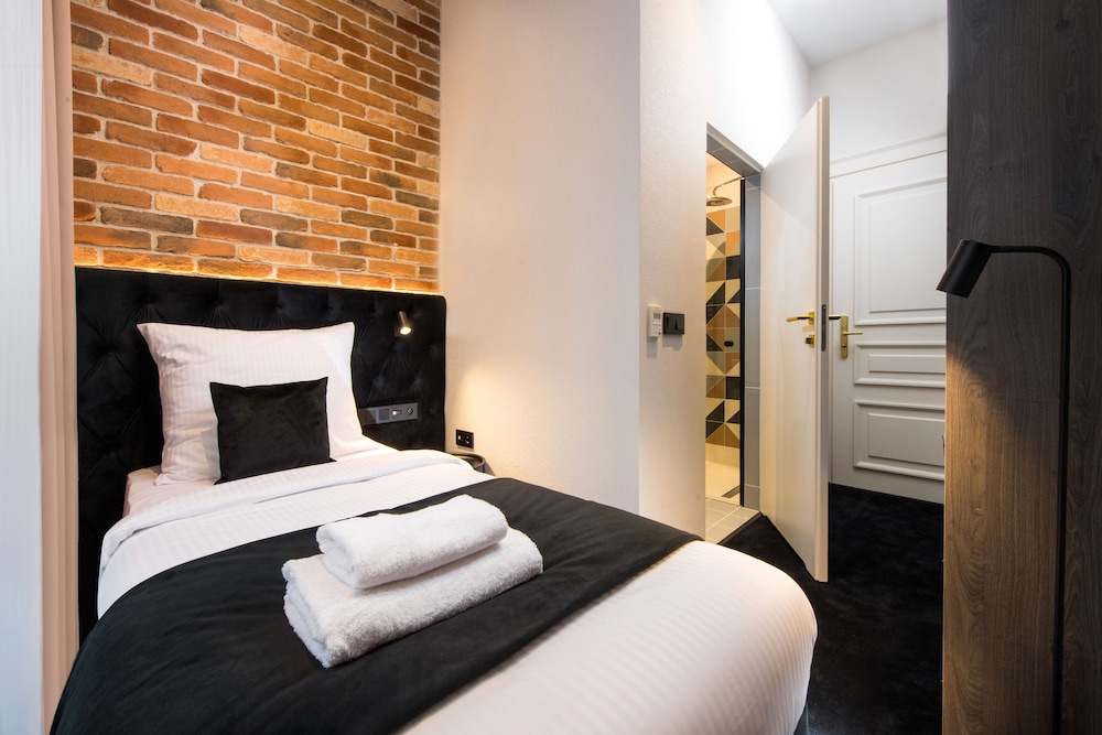 Hotel Krupnicza 30 — Hotel rooms in Krakow, Lesser Poland