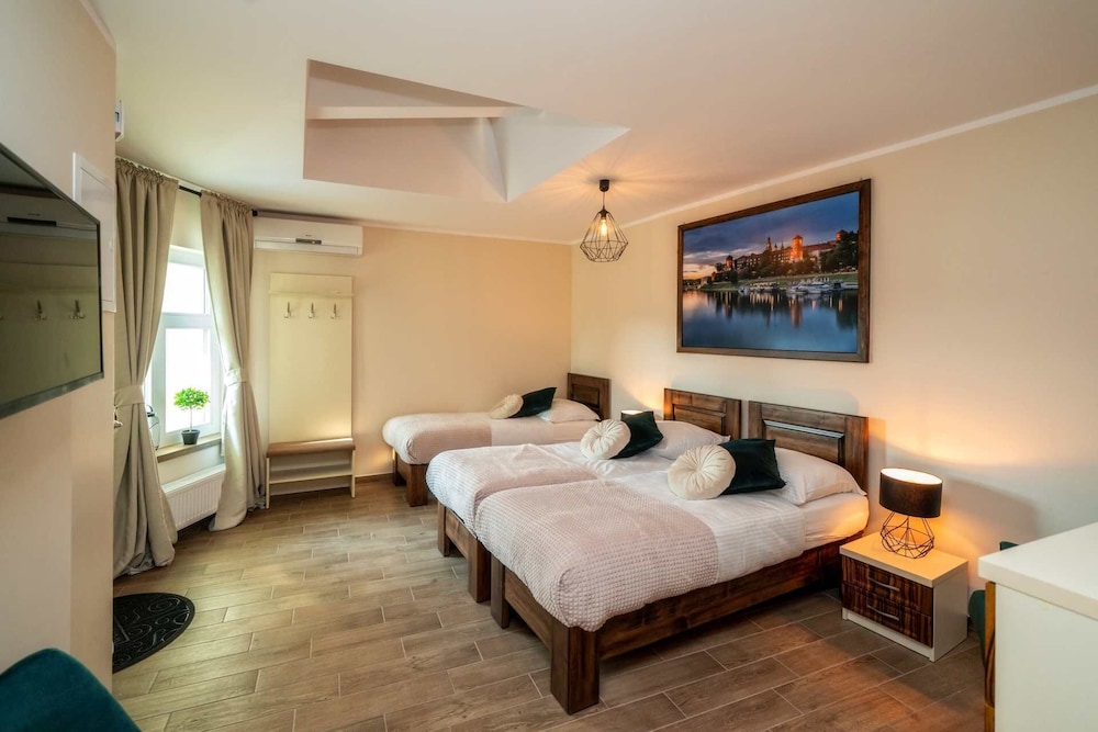 Apartments 17 Szewska — Hotel rooms in Krakow, Lesser Poland