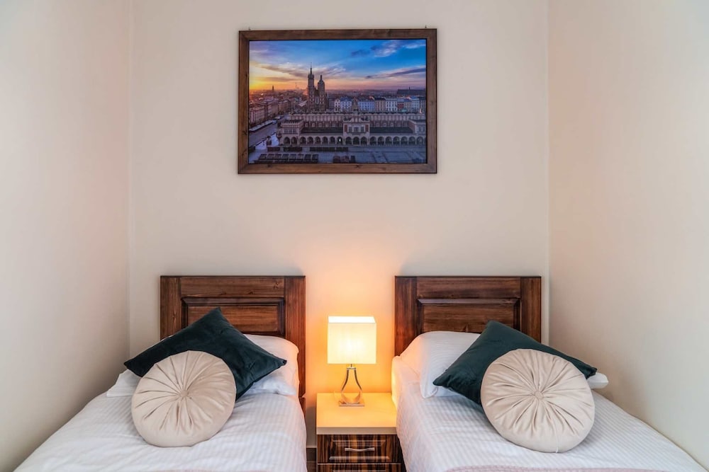 Apartments 17 Szewska — Hotel rooms in Krakow, Lesser Poland