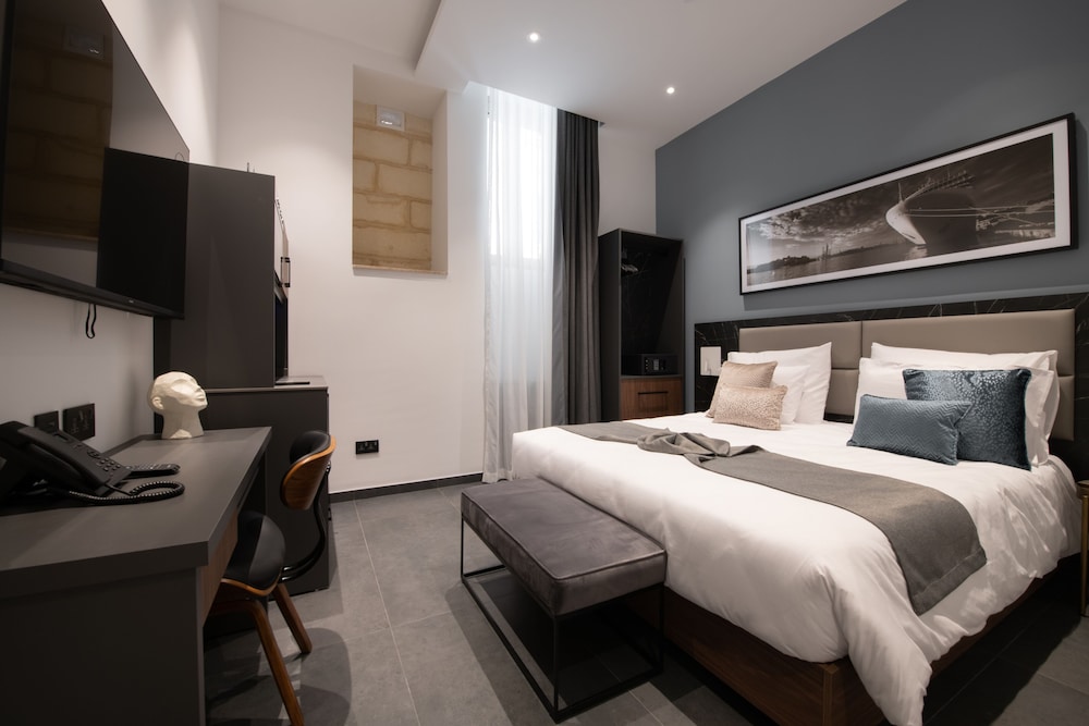 Marea Boutique Hotels — Hotel rooms in Sliema, Malta Island