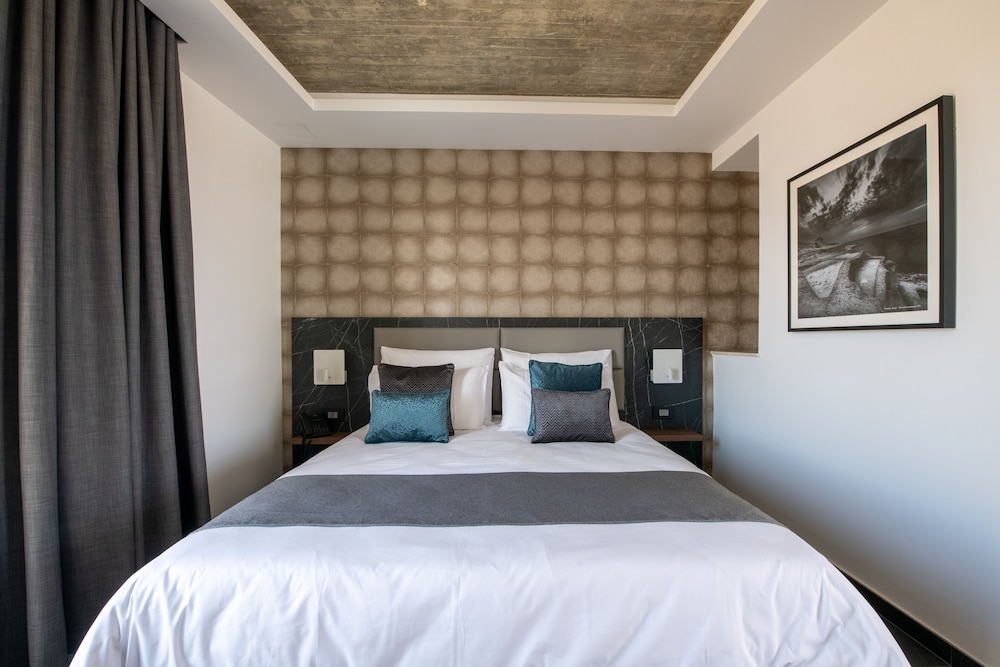 Marea Boutique Hotels — Hotel rooms in Sliema, Malta Island