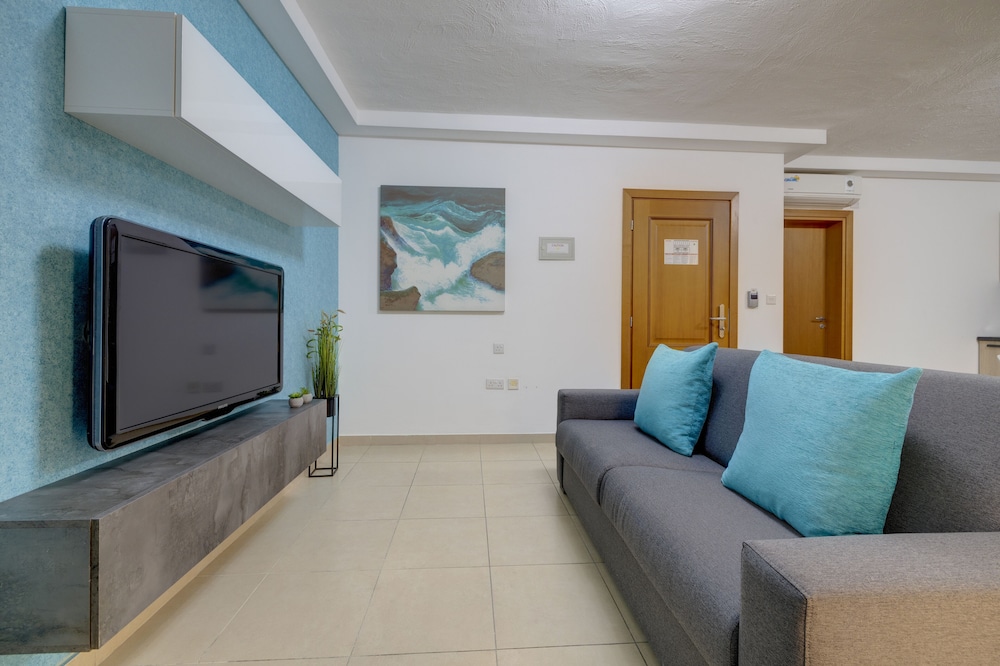 Sliema Tigne Suites — Hotel rooms in Sliema, Malta Island