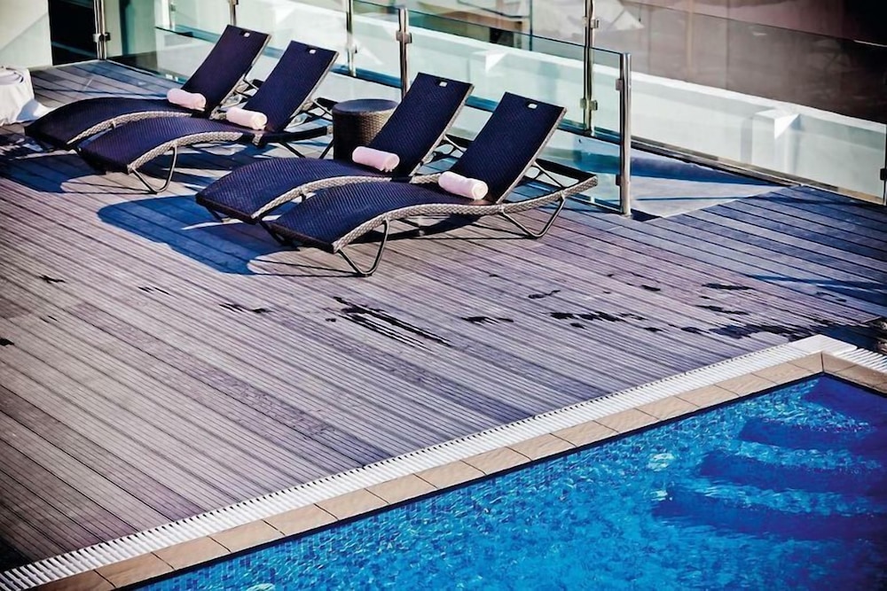 Sliema Tigne Suites — Swimming pool in Sliema, Malta Island