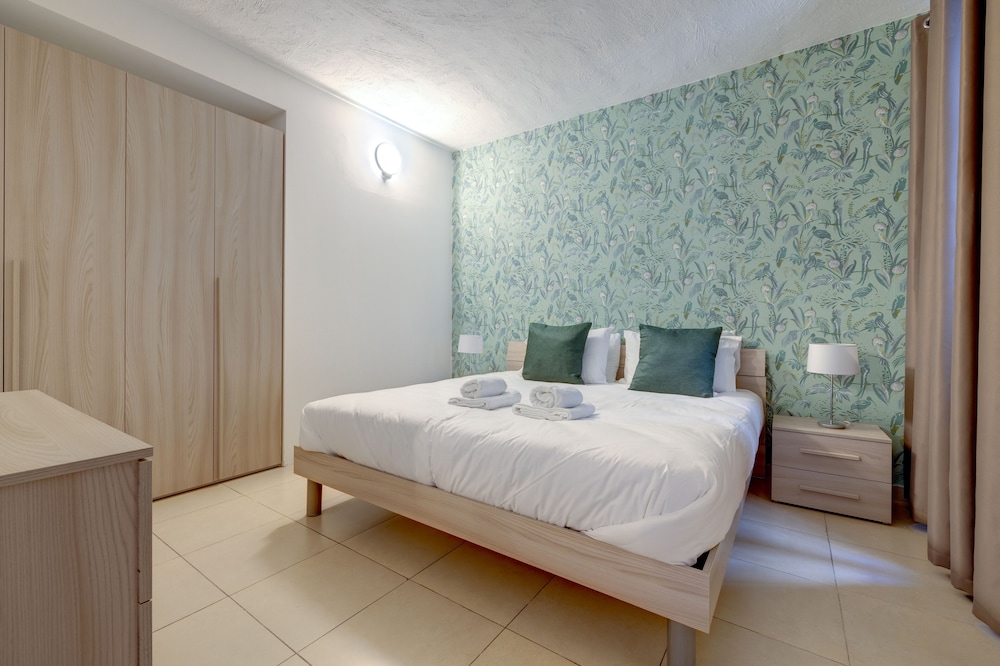 Sliema Tigne Suites — Hotel rooms in Sliema, Malta Island