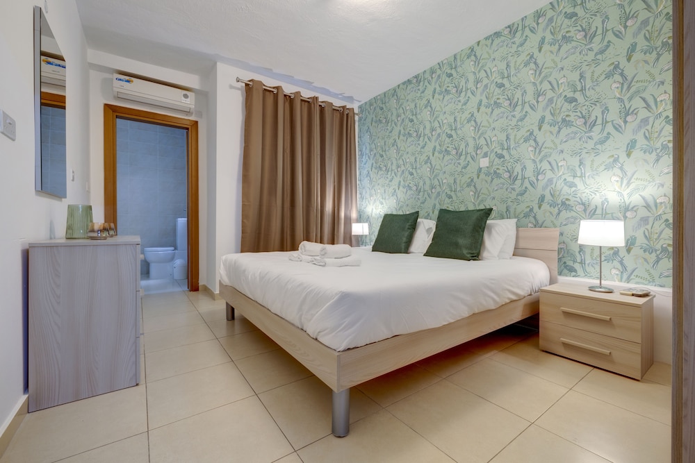 Sliema Tigne Suites — Hotel rooms in Sliema, Malta Island