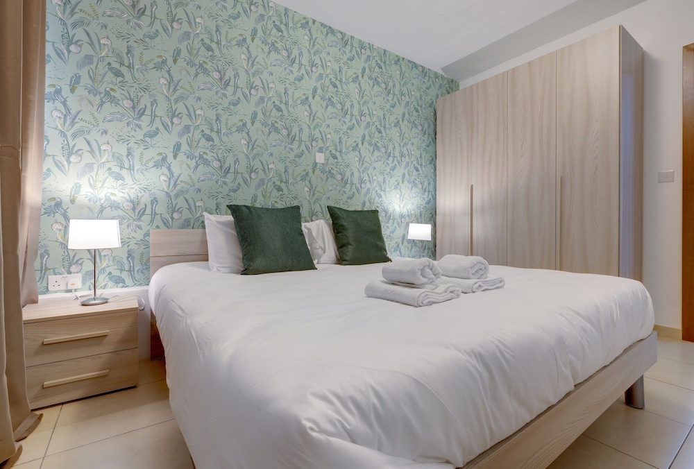 Sliema Tigne Suites — Hotel rooms in Sliema, Malta Island