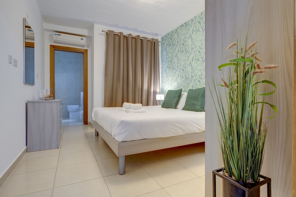 Sliema Tigne Suites — Hotel rooms in Sliema, Malta Island