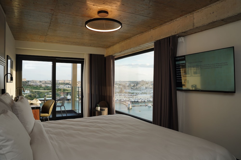 The Londoner Hotel Sliema — Hotel rooms in Sliema, Malta Island