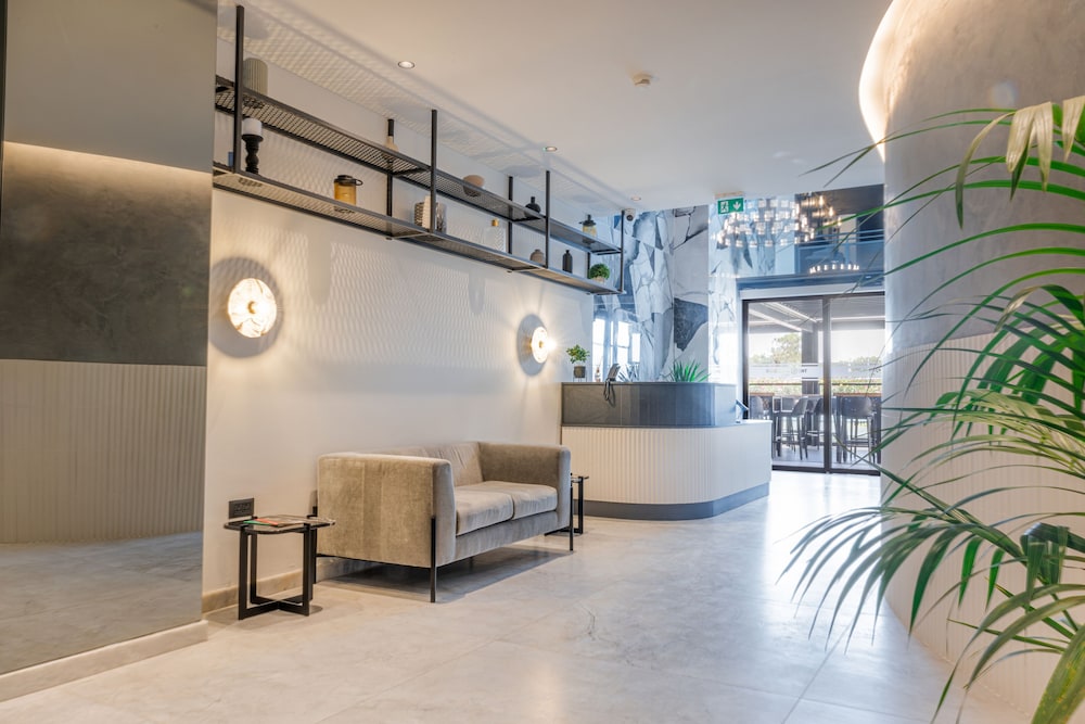 The Londoner Hotel Sliema — Restaurant & bars in Sliema, Malta Island