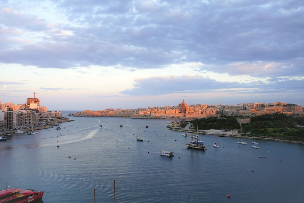The Londoner Hotel Sliema — Attractions in the area in Sliema, Malta Island