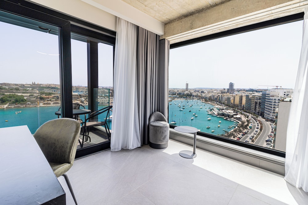 The Londoner Hotel Sliema — Main photo in Sliema, Malta Island