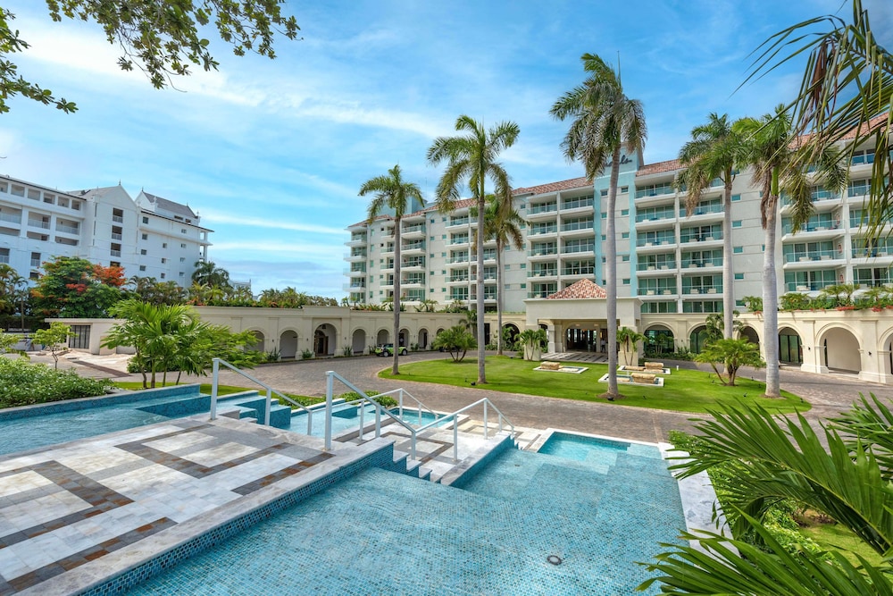 Sandals Jamaica Dunn's River All Inclusive Adults Only — Hotel building in Ocho Rios