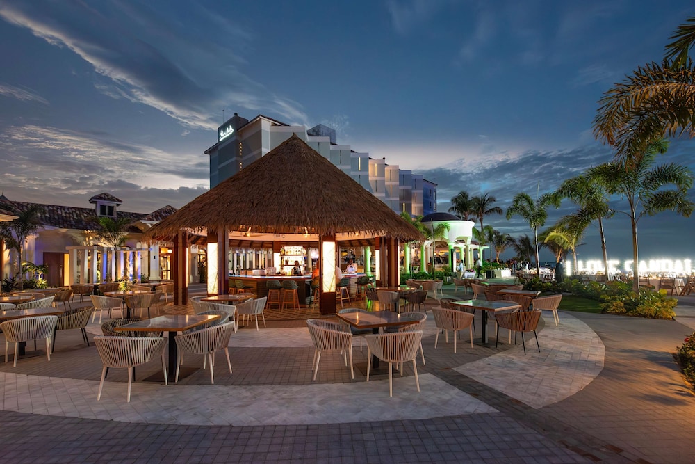 Sandals Jamaica Dunn's River All Inclusive Adults Only — Restaurant & bars in Ocho Rios