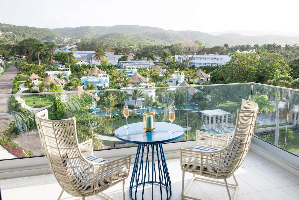 Sandals Jamaica Dunn's River All Inclusive Adults Only — Hotel rooms in Ocho Rios
