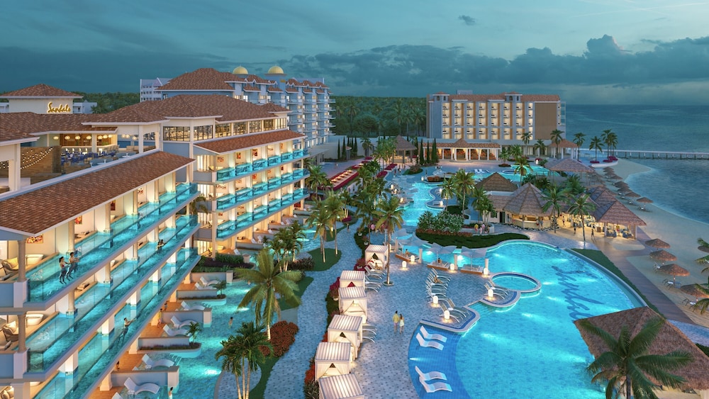 Sandals Jamaica Dunn's River All Inclusive Adults Only — Swimming pool in Ocho Rios