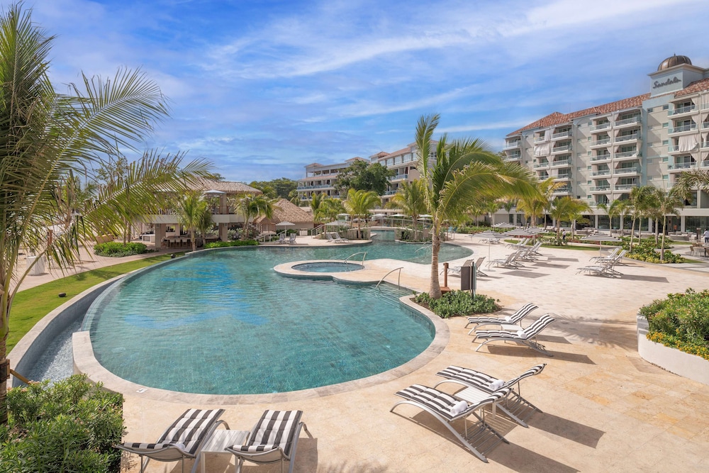 Sandals Jamaica Dunn's River All Inclusive Adults Only — Swimming pool in Ocho Rios