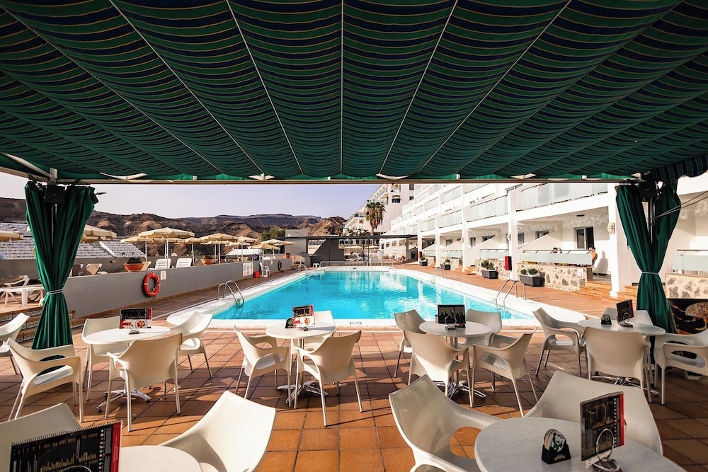 Servatur Castillo de Sol — Swimming pool in Puerto Rico, Canary Islands