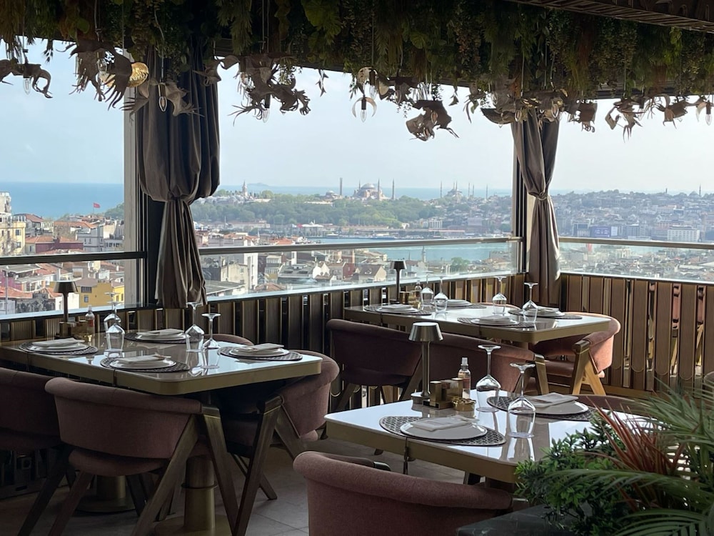 Ayramin Exclusive Hotel - Special Category — Restaurant & bars in Istanbul, Istanbul