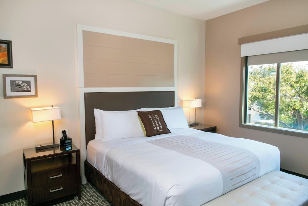 Epicurean Hotel, Autograph Collection — Hotel rooms in Tampa, Florida