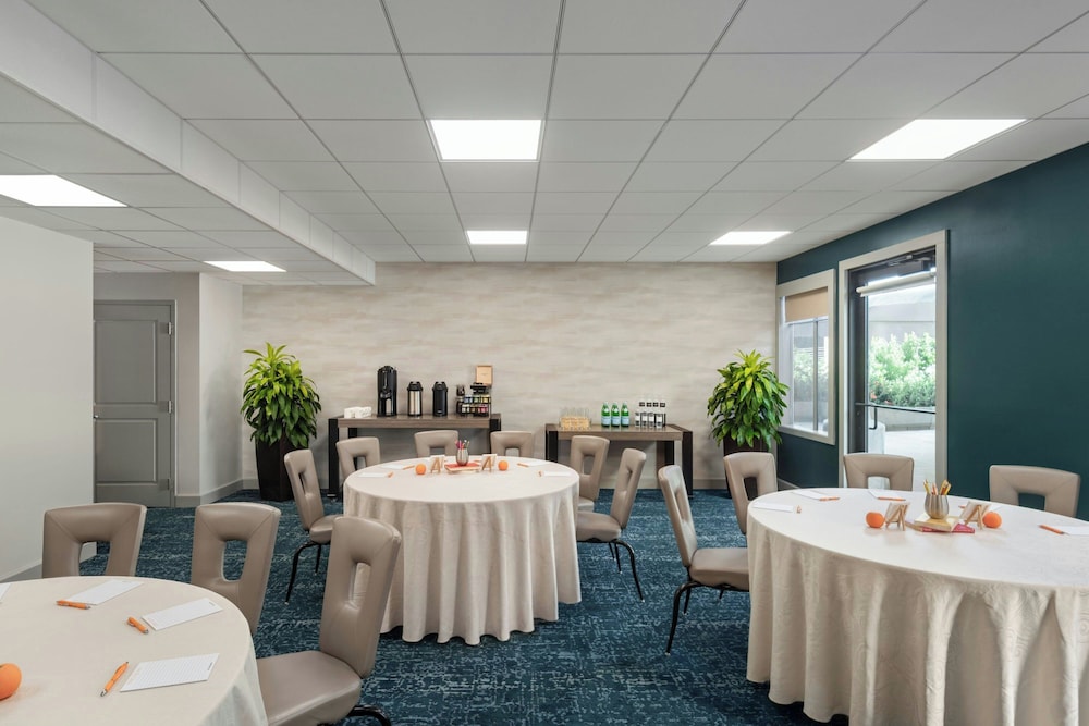 Epicurean Hotel, Autograph Collection — Restaurant & bars in Tampa, Florida