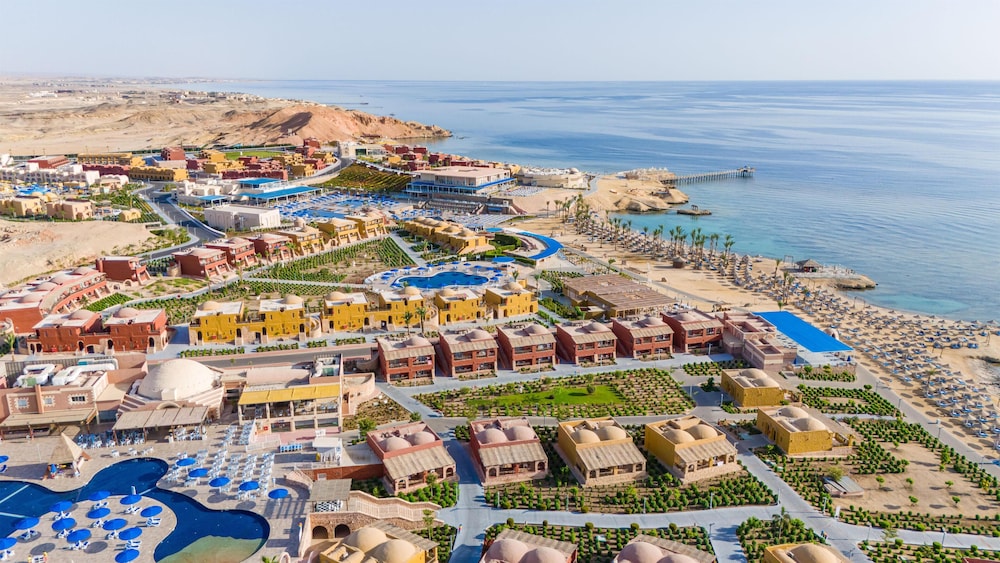 Pickalbatros Villaggio Resort - Portofino Marsa Alam — Hotel building in Marsa Alam, Red Sea