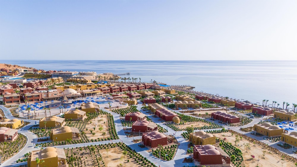 Pickalbatros Villaggio Resort - Portofino Marsa Alam — Hotel building in Marsa Alam, Red Sea