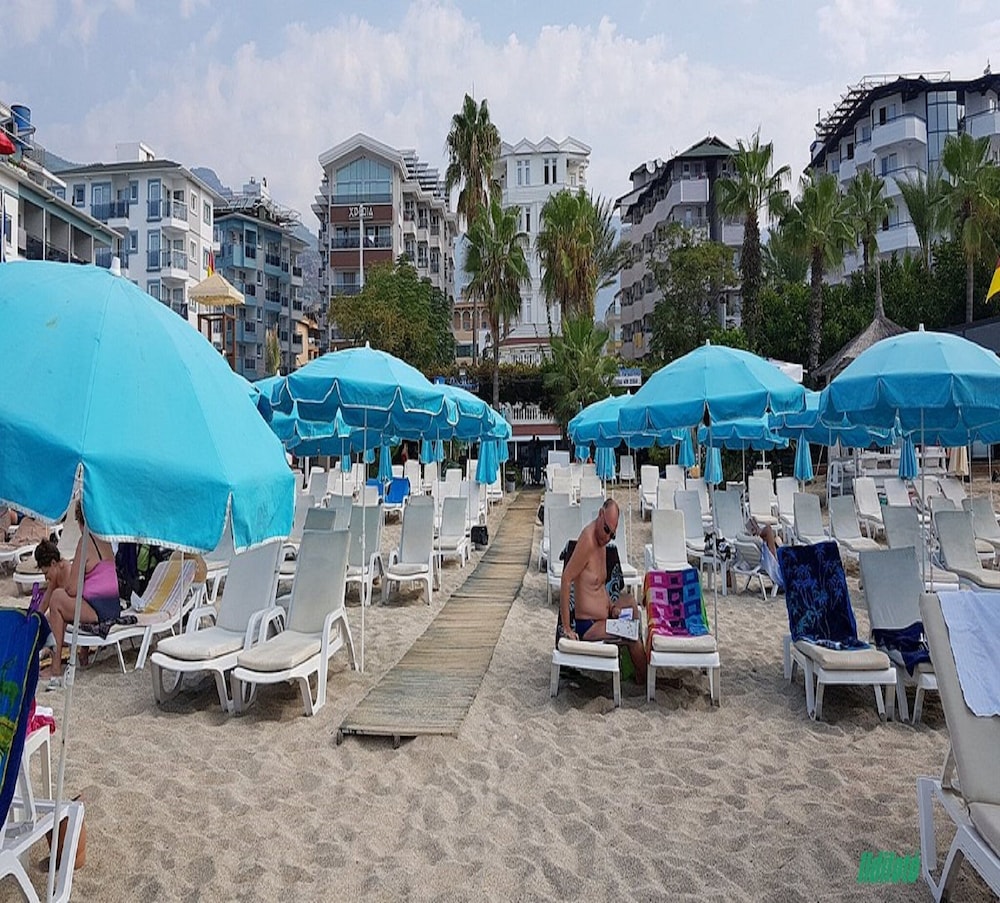 Azak Hotel — Beach in Alanya