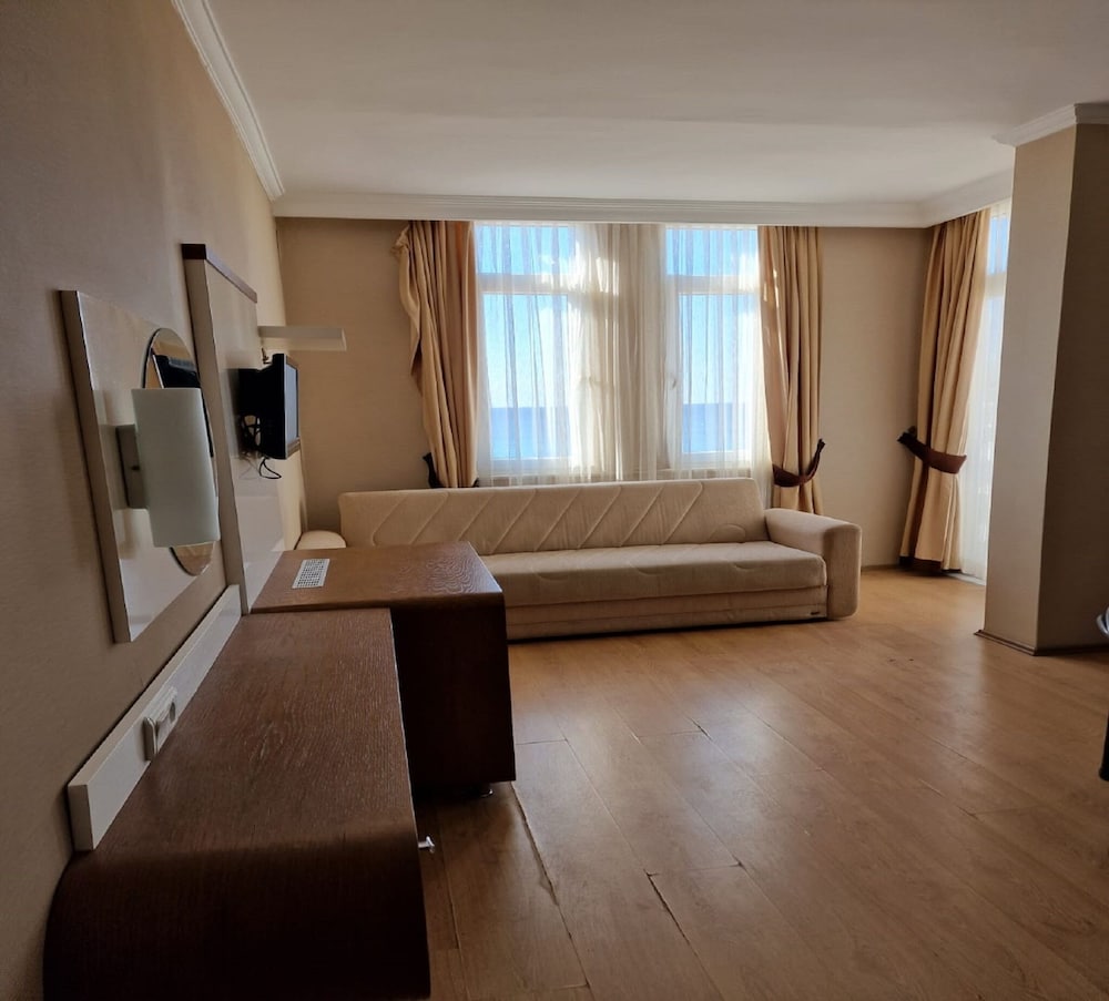 Azak Hotel — Hotel rooms in Alanya