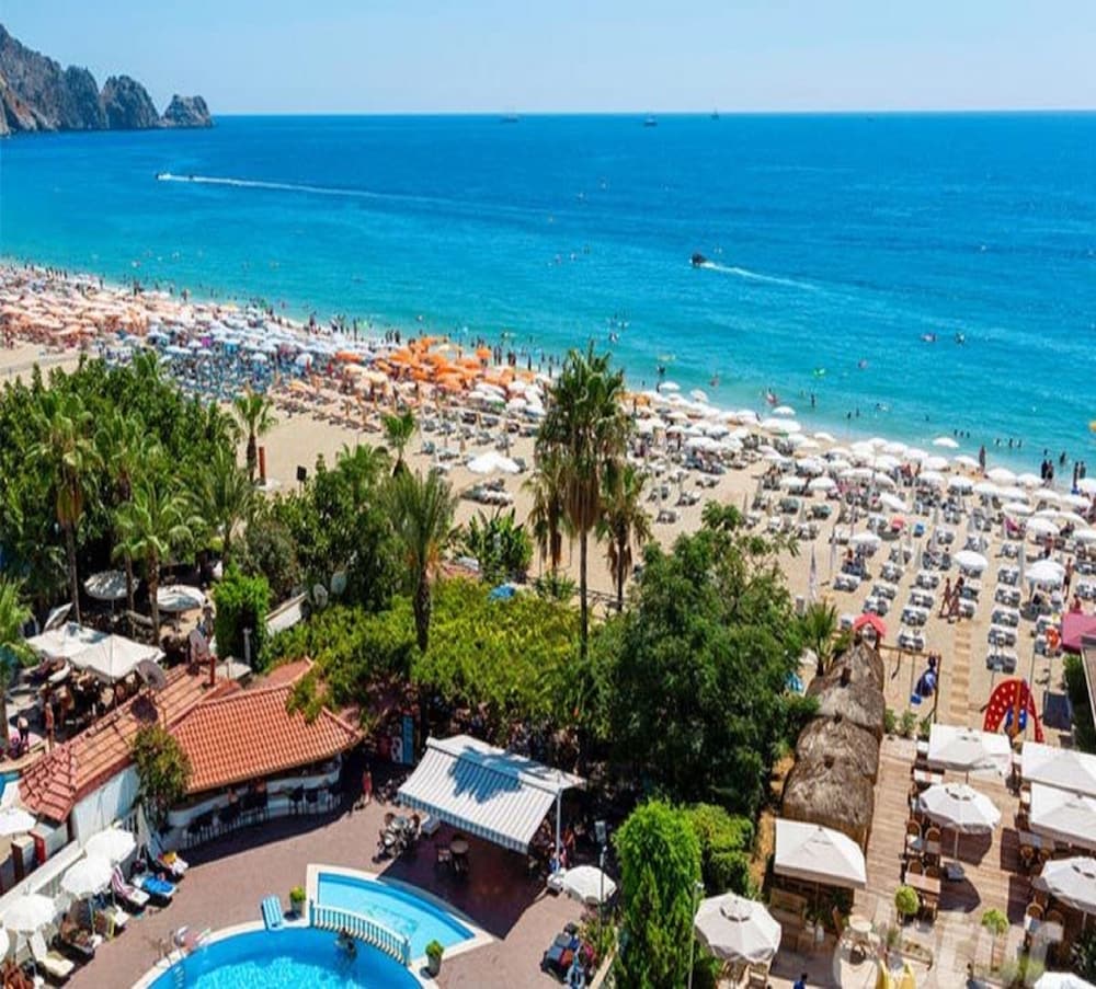 Azak Hotel — Beach in Alanya