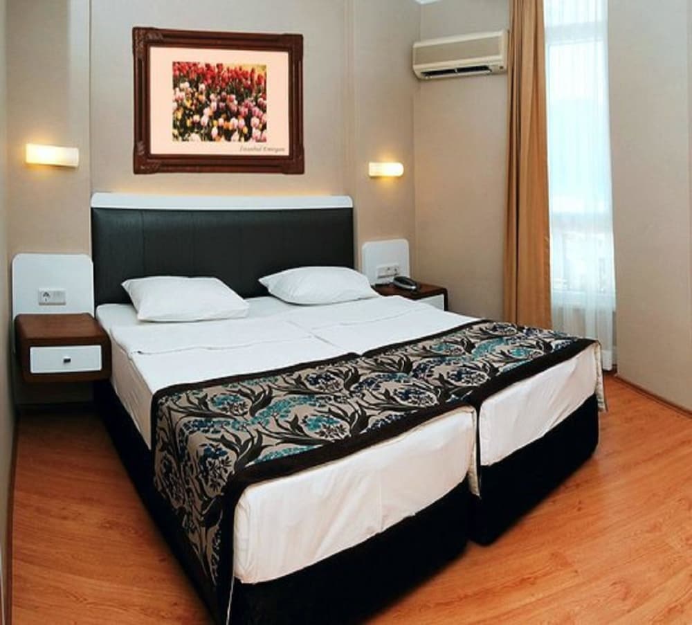 Azak Hotel — Hotel rooms in Alanya